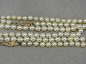 Murrays Auctioneers - Lot 50: Birks 14K cultured pearl necklace with ...