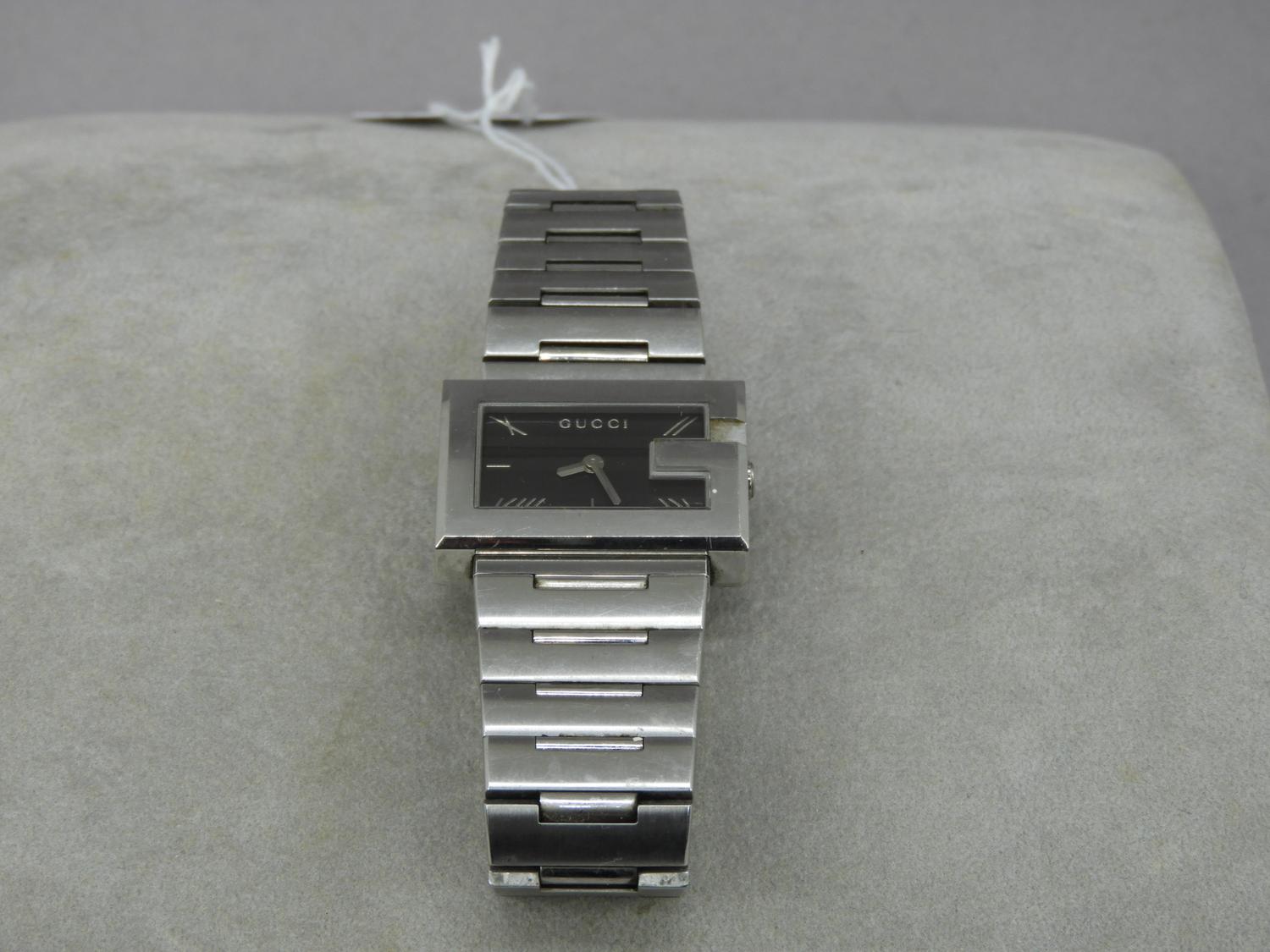 Murrays Auctioneers - Lot 13: Gents Gucci quartz watch