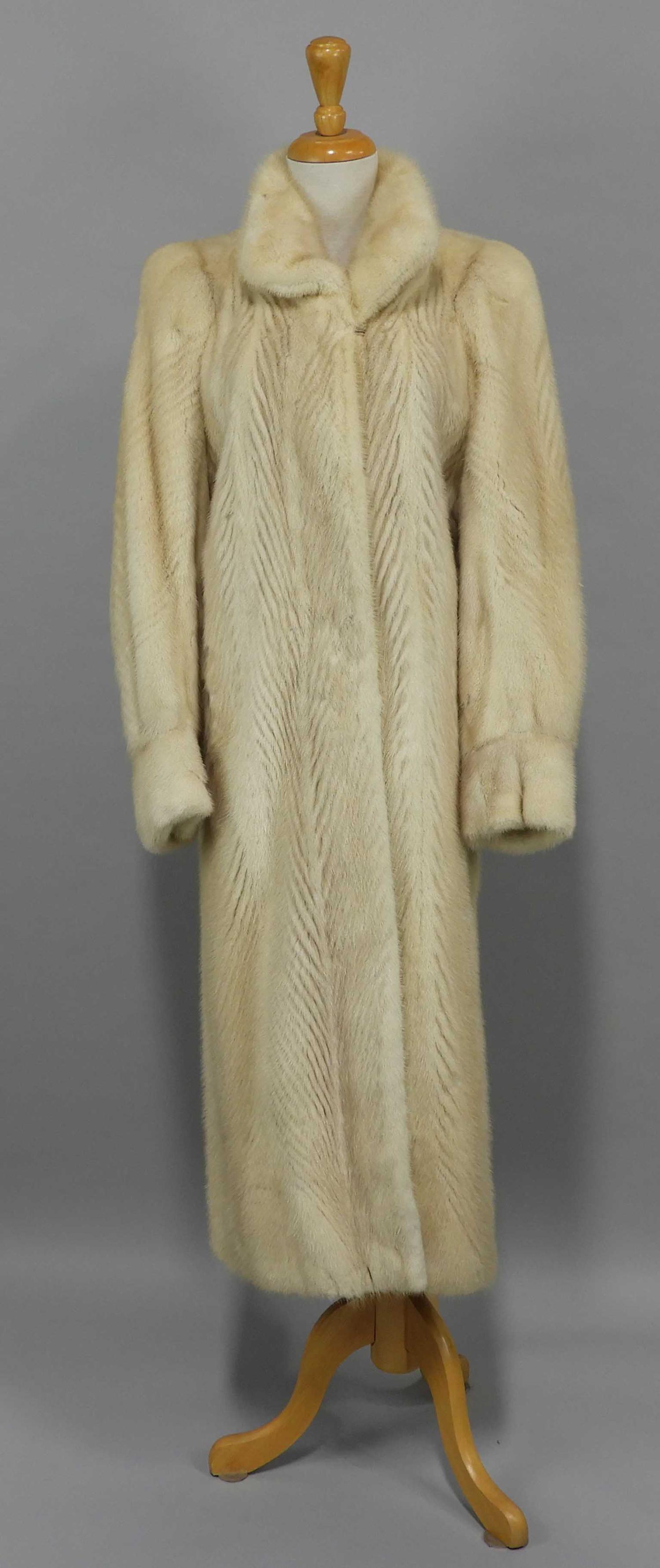 Murrays Auctioneers - Lot 68L: Ladies white mink full length coat